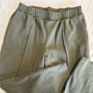 A New Day Target Straight Leg Pull on Pants. Medium